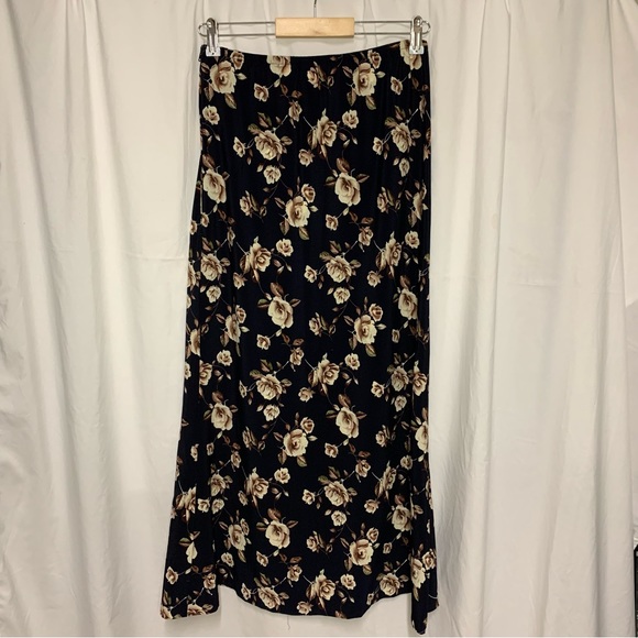 Vintage Rear Ends inc Whimsigoth Roses Maxi Skirt - Picture 6 of 7